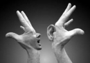 Bình luận ý thơ sau đây của nhà thơ Tố Hữu: “Ôi! Sống đẹp là thế nào hỡi bạn?” – Ngữ Văn 12