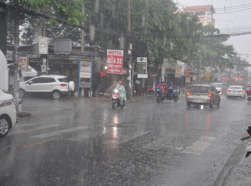 Tả cảnh đường phố khi trời mưa