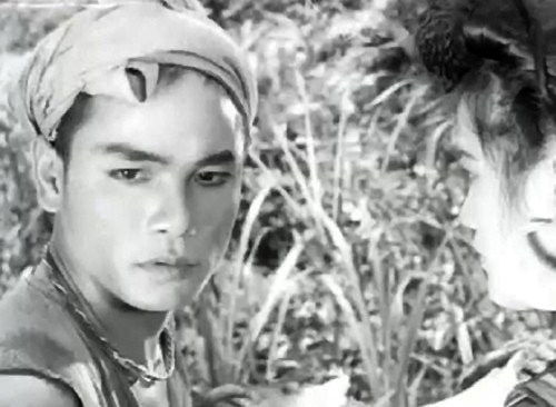 van mau phan tich nhan vat aphu trong tac pham vo chong a phu cua to hoai Phân tích nhân vật A Phủ trong tác phẩm Vợ chồng A Phủ của Tô Hoài